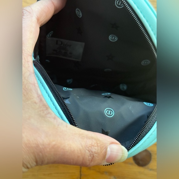 Dior Travel Pouch Set – Pink & Blue Cosmetic Bags + Silver “D” Charm – Authentic - Picture 10 of 14